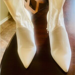 Steve Madden Slade White Patent Boots Size 7